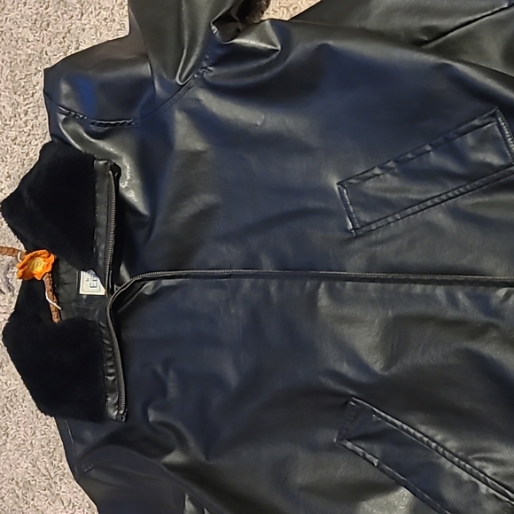 Coat - Picture 6 of 8